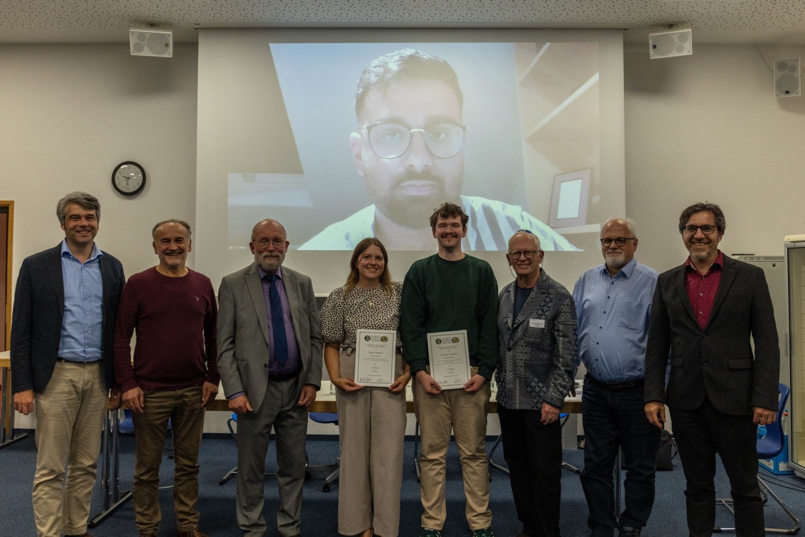 v.l.n.r.:Stefan Zinsmeister, Ertugrul Sahin, Harald Suermann, Julia Verbeek, Tommy Seefeld, Edward van Voolen, Heinz G. Schöttler, Christian Ströbele; im Hintergrund: Sohaib Nasir (c) privat